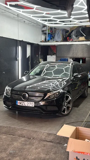 Mercedes-Benz Classe C W205 — photographie de l’atelier, dossier 5