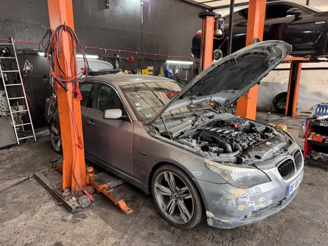 BMW 530d — photographie de l’atelier, dossier 7